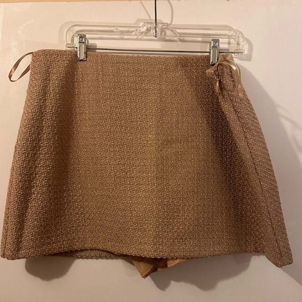 Abercrombie & Fitch Scarlet Mini Skort in beige tweed